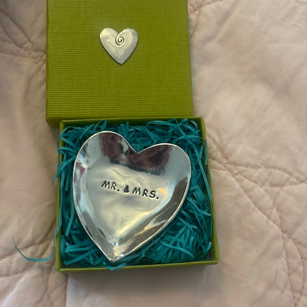 Basic Spirit Canada new heart ring dish Mr.&Mrs.